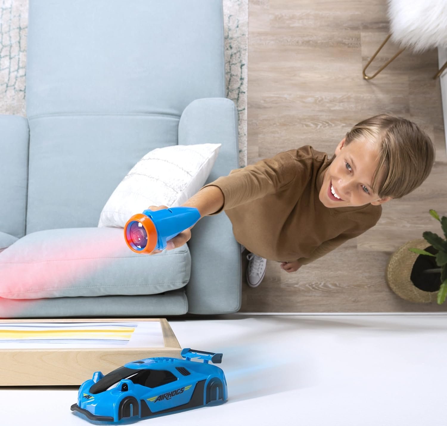 Air Hogs, Zero Gravity Light, Light-Guided Wall Racer, Wall Climbing Race Car,Blue - Image 3