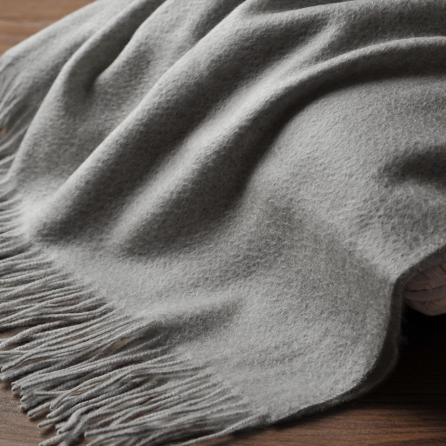 EP Mode 100% Pure Cashmere Throw Blanket for Sofa, Classic Design with Gift Box (Lt. Heather Grey) - Image 4