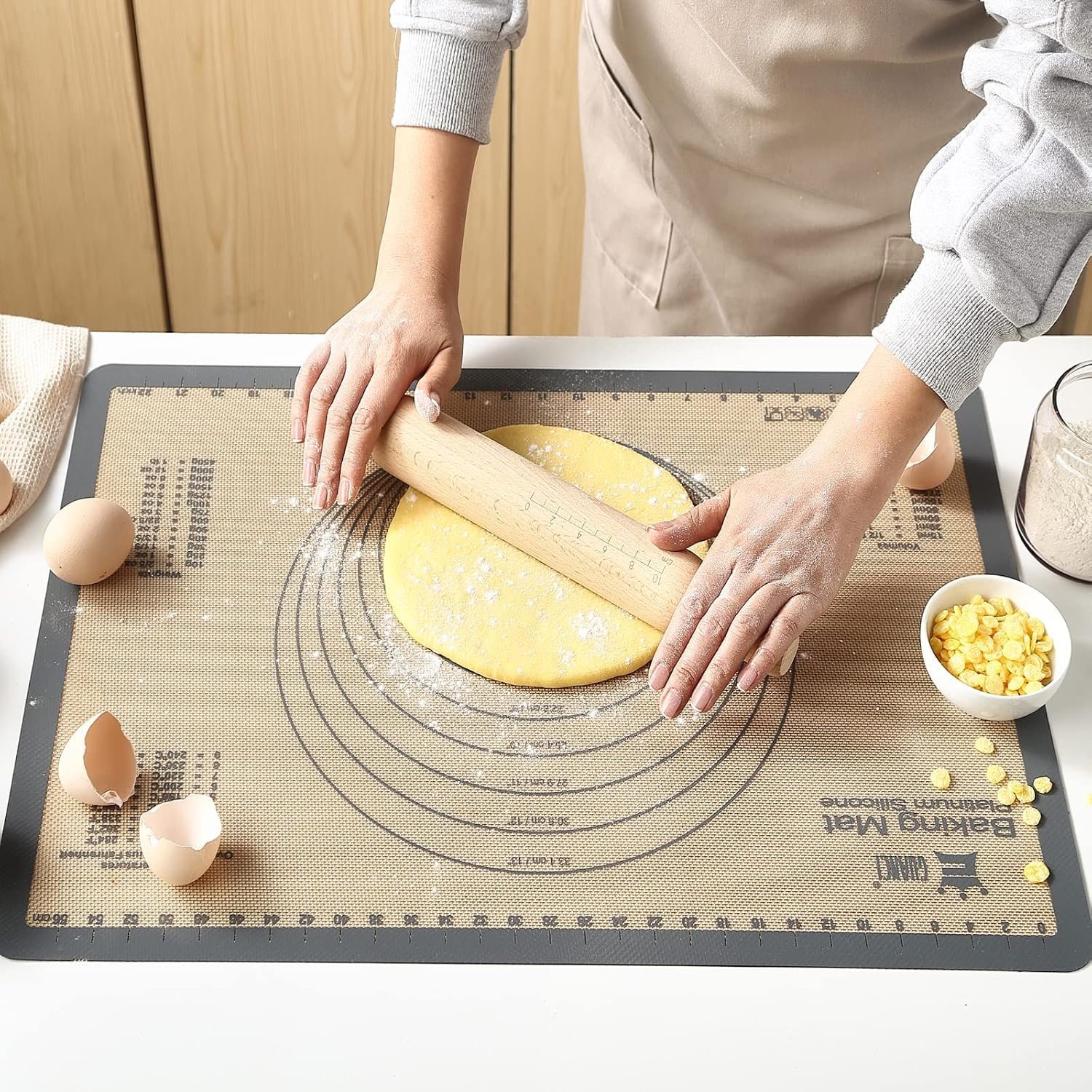 GUANCI Silicone Baking Mat Set of 6, Includes 25"x17.5" Large, 2 Medium 16.5"x11.6", 2 Small 11.75"x8.25", 9" Round, All Mats 0.70mm Thick, Non-Stick Reusable Baking Mats for Pizza, Cookie, Bread - Image 3