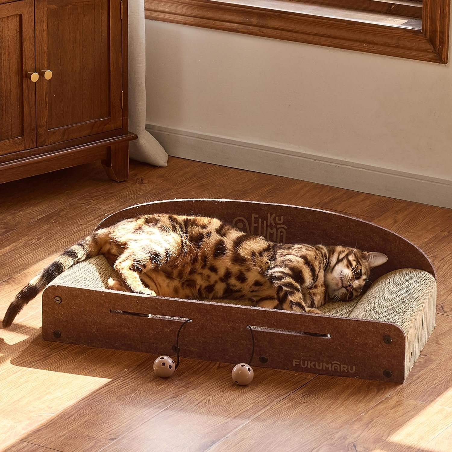 FUKUMARU 26 Inch Cat Scratcher Bed, 2 Reversible Cardboard Cat Scratch Pads Refill for Indoor Cats, Durable Large Cats Scratching Bed Sofa Couch Lounger with Fun Toys, Furniture Protector, Caramel - Image 7